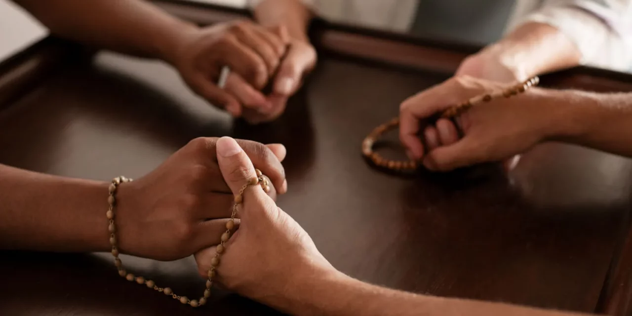 ¿Qué es la religión? Todo sobre su historia, características y su impacto en el mundo